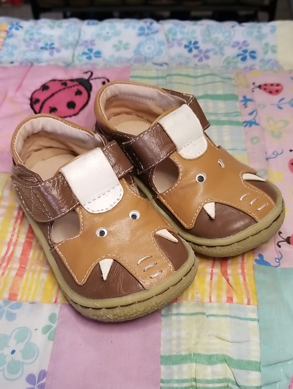 Livie & Luca Brown and Tan Leather Elephants Size 6